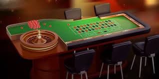 Momen penentu: roda berputar Roda roulette berputar dengan bola